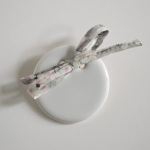 Broche faïence ronde blanche Gigi